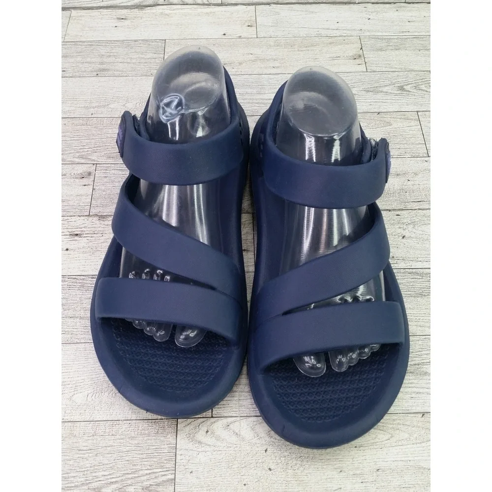 Essentials By‎ Muk Luk Navy Blue Sandals Summer Beach Shoes 9/10 Large L